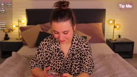 Nicole De Lux online show from 22, 3, 2026