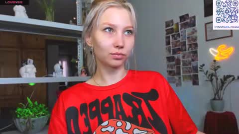 Snapshot of nicole_matt chatting on 23, 7, 2026 Nicole online show from 23, 7, 2026