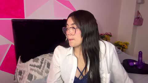 Nicole online show from 27, 9, 2025