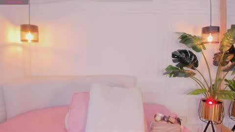 N A T A L I A online show from 17, 4, 2026