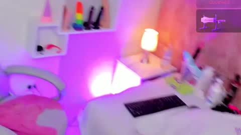 Nicole online show from 10, 3, 2025