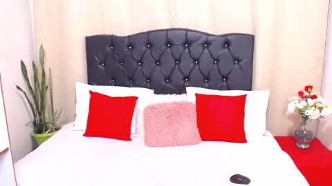 Nicole Chanel online show from 8, 3, 2025