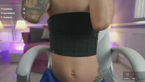 Nicole Crawft online show from 4, 10, 2025