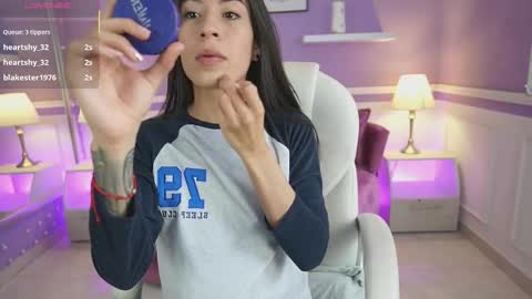 Nicole Crawft online show from 6, 10, 2025