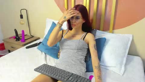 Snapshot of nicolee_angels chatting on 30, 4, 2026 N i c o l e online show from 30, 4, 2026