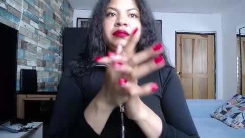 Nicole online show from 25, 10, 2025