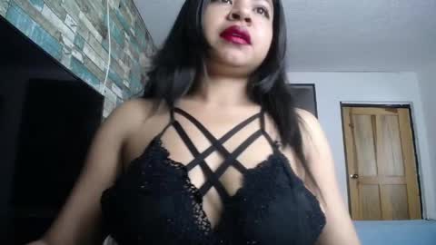 Snapshot of nicoleebon chatting on 4, 5, 2026 Nicole online show from 4, 5, 2026
