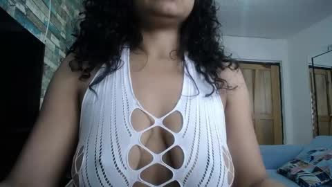 Snapshot of nicoleebon chatting on 1, 6, 2026 Nicole online show from 1, 6, 2026
