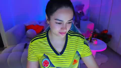 Snapshot of nicoleeorson chatting on 3, 7, 2026 Nicolle online show from 3, 7, 2026