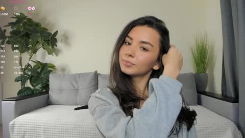 Snapshot of nicoleluuv chatting on 19, 12, 2024 Dua Lipa online show from 19, 12, 2024