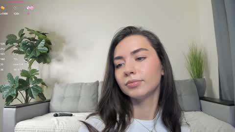 Snapshot of nicoleluuv chatting on 7, 2, 2025 Dua Lipa online show from 7, 2, 2025
