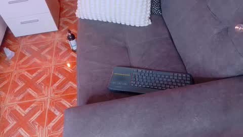 N I C O L E T  online show from 20, 12, 2025