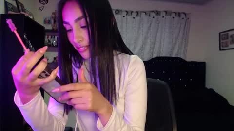 Nicole online show from 10, 10, 2025