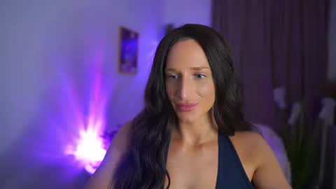 nicolette__shea_ online show from 6, 7, 2026