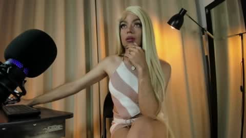 Nicol  online show from 5, 2, 2025