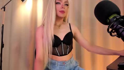 Nicol  online show from 10, 2, 2025