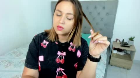 Snapshot of nicolewind_ chatting on 9, 6, 2026 ELIZABETH online show from 9, 6, 2026