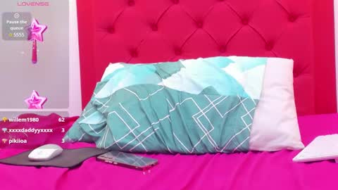 Snapshot of nicoll_valentina chatting on 8, 3, 2025 N I C O L L  online show from 8, 3, 2025