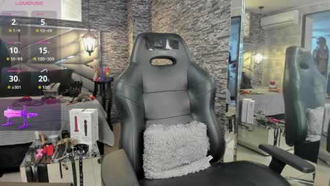 Nicolle online show from 3, 4, 2026