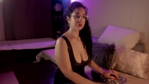 Snapshot of nicolle__smith_ chatting on 9, 2, 2025 Mrs Nicolle online show from 9, 2, 2025