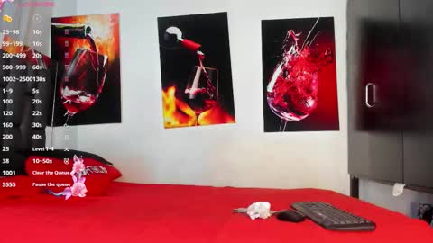 nicolle_hanks1 online show from 30, 9, 2025