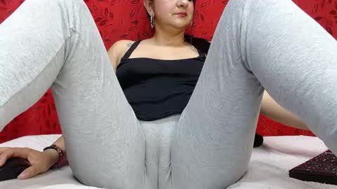 Snapshot of nicolleowens chatting on 26, 5, 2026 NICOLLE online show from 26, 5, 2026