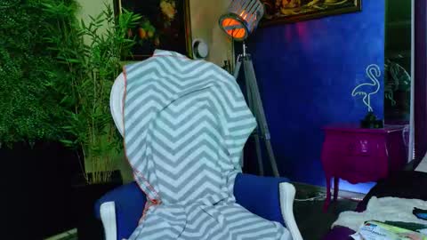 Nicolle online show from 3, 11, 2025