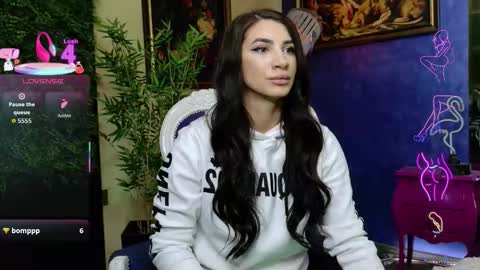 Nicolle online show from 29, 11, 2025