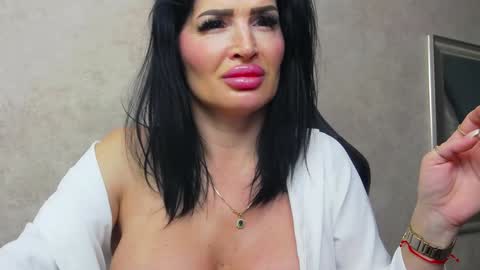 Snapshot of nicollereyn chatting on 16, 1, 2025 Nicolle online show from 16, 1, 2025