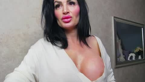 Snapshot of nicollereyn chatting on 23, 1, 2025 Nicolle online show from 23, 1, 2025