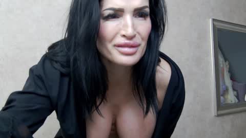 Snapshot of nicollereyn chatting on 26, 1, 2025 Nicolle online show from 26, 1, 2025