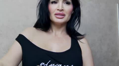 Snapshot of nicollereyn chatting on 11, 2, 2025 Nicolle online show from 11, 2, 2025