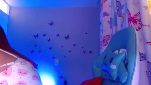 Nicolle Miley online show from 7, 4, 2026