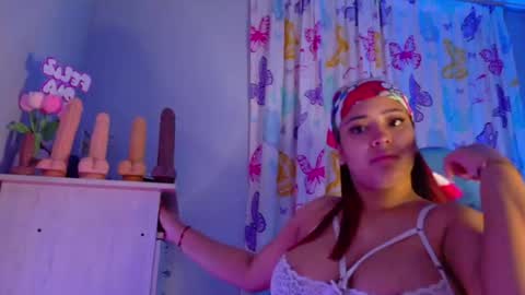 Nicolle Miley online show from 13, 7, 2026