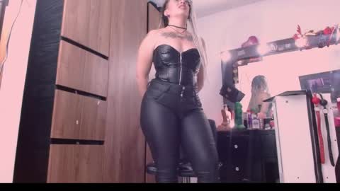 Snapshot of nicolmiss chatting on 13, 5, 2026 nicolmiss online show from 13, 5, 2026