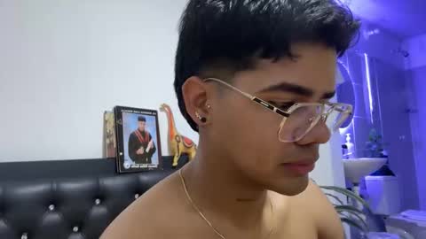 Snapshot of nicvelez22 chatting on 20, 3, 2026 nicvelez22 online show from 20, 3, 2026