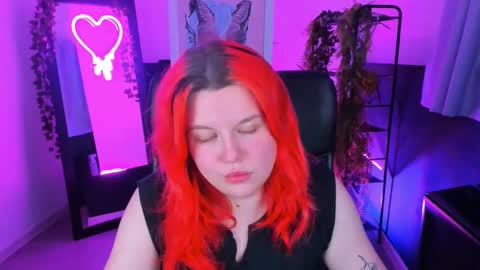 Snapshot of nielletablossom chatting on 1, 2, 2025 Nellie online show from 1, 2, 2025