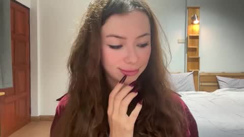 Snapshot of night_jelly chatting on 28, 10, 2025 Aurora online show from 28, 10, 2025