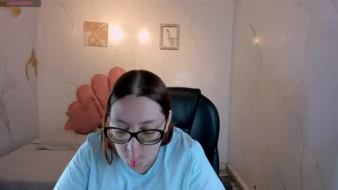 Snapshot of niickyjones chatting on 8, 5, 2026 Anni online show from 8, 5, 2026