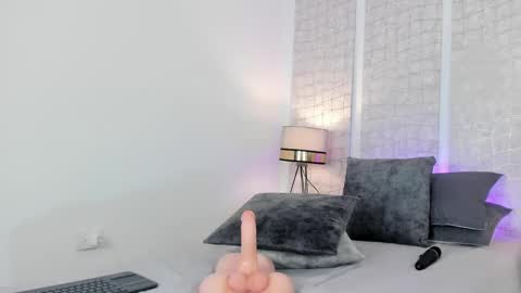 Niicole online show from 11, 3, 2025