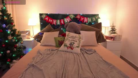 Snapshot of niiik_miiiki chatting on 30, 12, 2024 niiik_miiiki online show from 30, 12, 2024