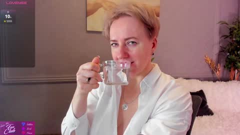 Snapshot of nika_smit chatting on 4, 1, 2025 Nika online show from 4, 1, 2025
