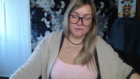 Snapshot of nikaskylink chatting on 23, 4, 2026 Nika online show from 23, 4, 2026