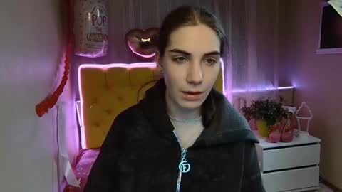 nikastarkk online show from 4, 3, 2025