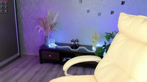 NikaStill  online show from 6, 4, 2026