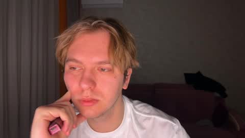 Snapshot of nikceline chatting on 17, 12, 2025 Celine online show from 17, 12, 2025