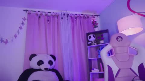 Snapshot of nikerly_hot chatting on 20, 5, 2026 NIKERLY online show from 20, 5, 2026