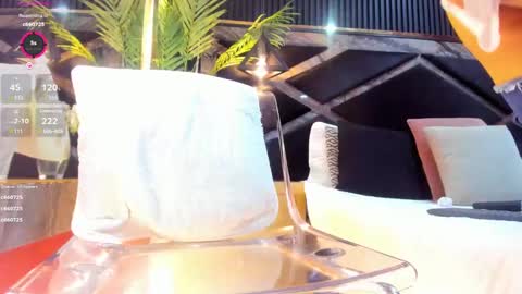 nikii_white online show from 10, 1, 2025