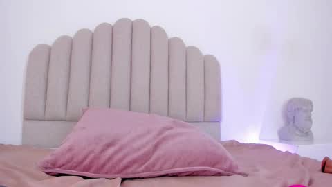 NIkki Angel online show from 18, 2, 2025