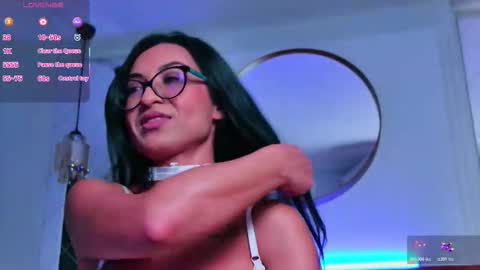 Nikki online show from 10, 11, 2025